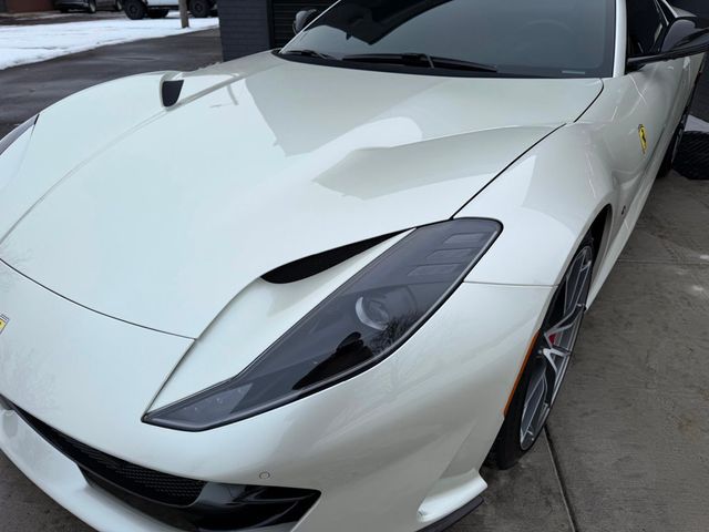 2018 Ferrari 812 Superfast BIANCO FUJI ONLY 2,000 MILES HIGH MSRP RARE SPEC - 22932333 - 3