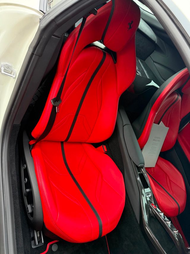 2018 Ferrari 812 Superfast BIANCO FUJI ONLY 2,000 MILES HIGH MSRP RARE SPEC - 22932333 - 48