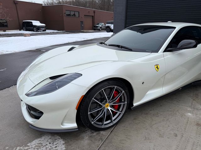 2018 Ferrari 812 Superfast BIANCO FUJI ONLY 2,000 MILES HIGH MSRP RARE SPEC - 22932333 - 4