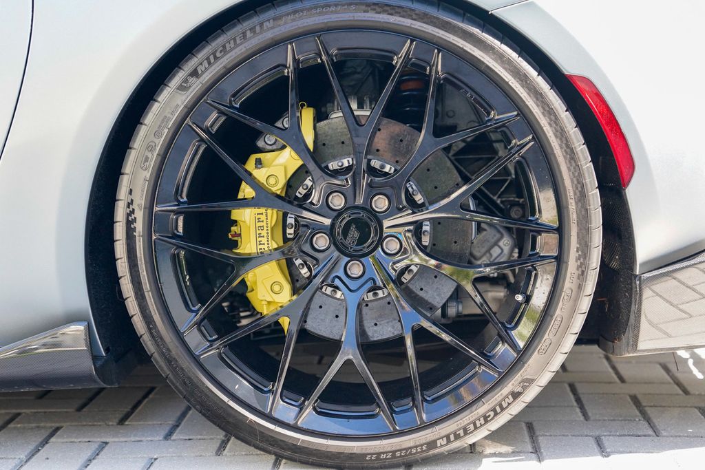 2018 Ferrari 812 Superfast Coupe - 23027154 - 15