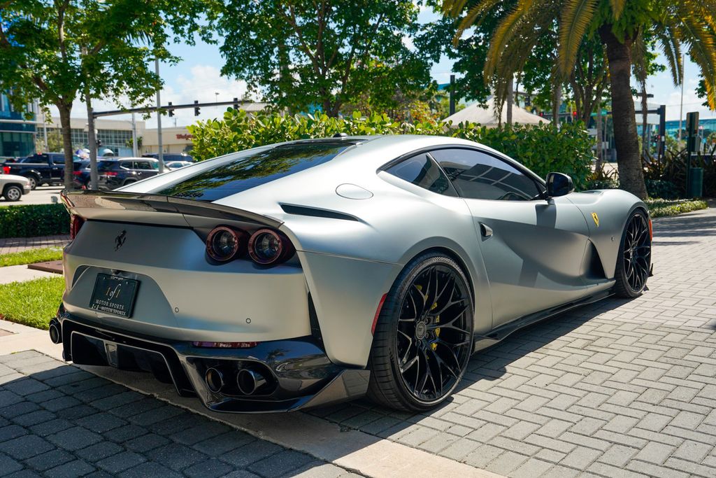 2018 Ferrari 812 Superfast Coupe - 23027154 - 24