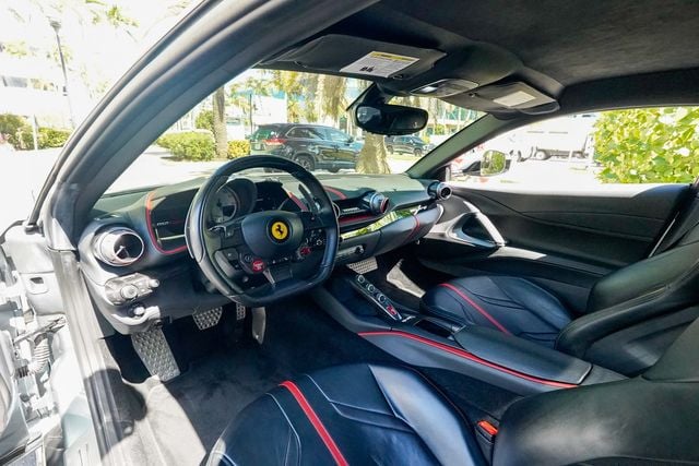 2018 Ferrari 812 Superfast Coupe - 23027154 - 2