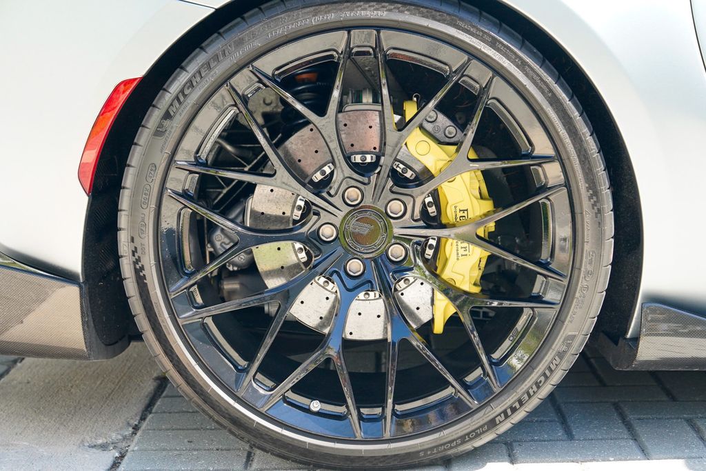 2018 Ferrari 812 Superfast Coupe - 23027154 - 29
