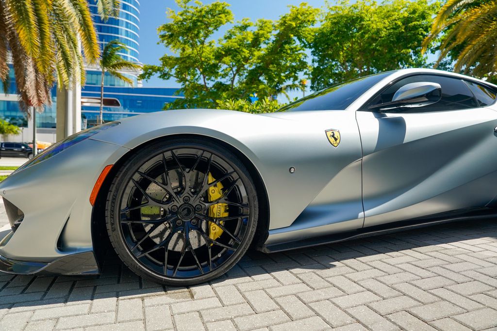 2018 Ferrari 812 Superfast Coupe - 23027154 - 7
