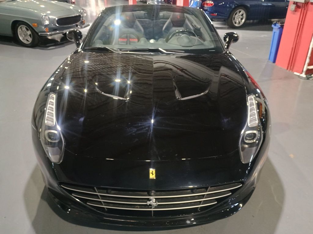 2018 Ferrari California T Convertible Clean Carfax - 22976702 - 11