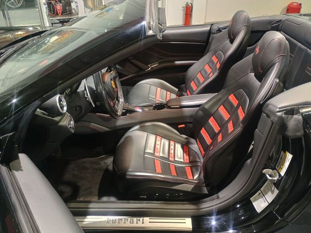 2018 Ferrari California T Convertible Clean Carfax - 22976702 - 14