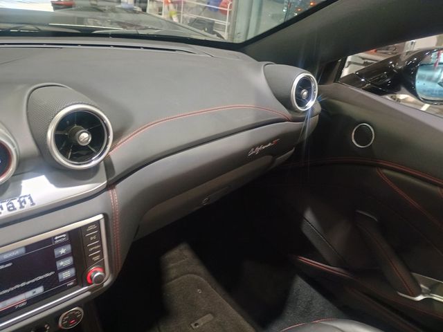 2018 Ferrari California T Convertible Clean Carfax - 22976702 - 24