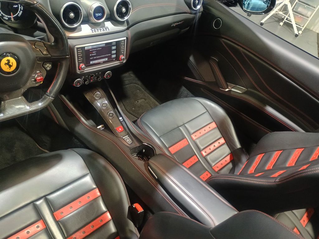 2018 Ferrari California T Convertible Clean Carfax - 22976702 - 27