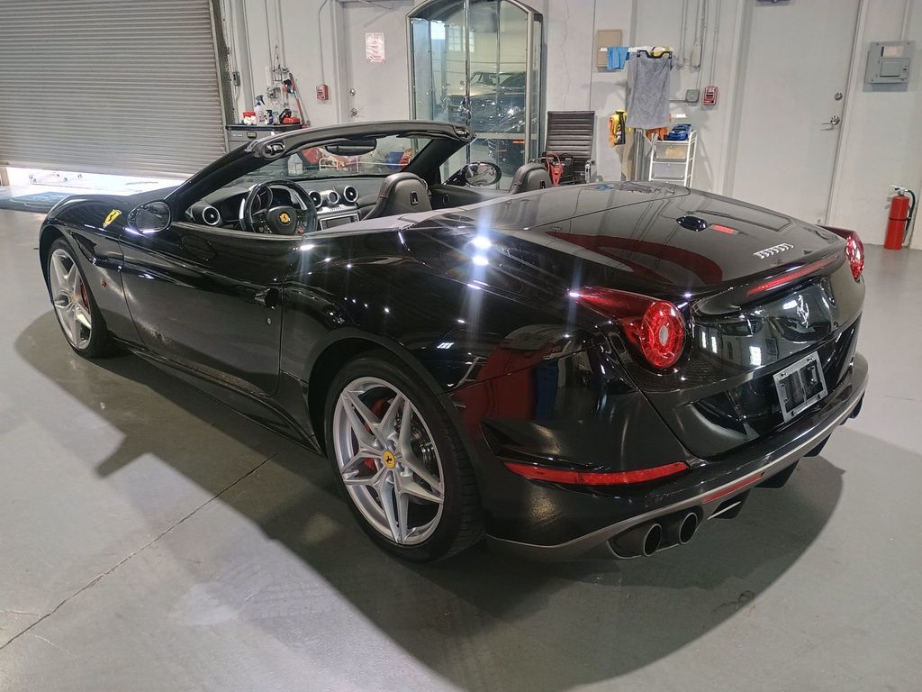 2018 Ferrari California T Convertible Clean Carfax - 22976702 - 3