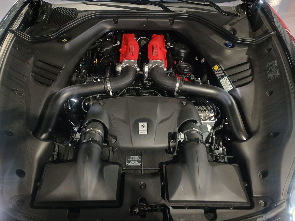 2018 Ferrari California T Convertible Clean Carfax - 22976702 - 40