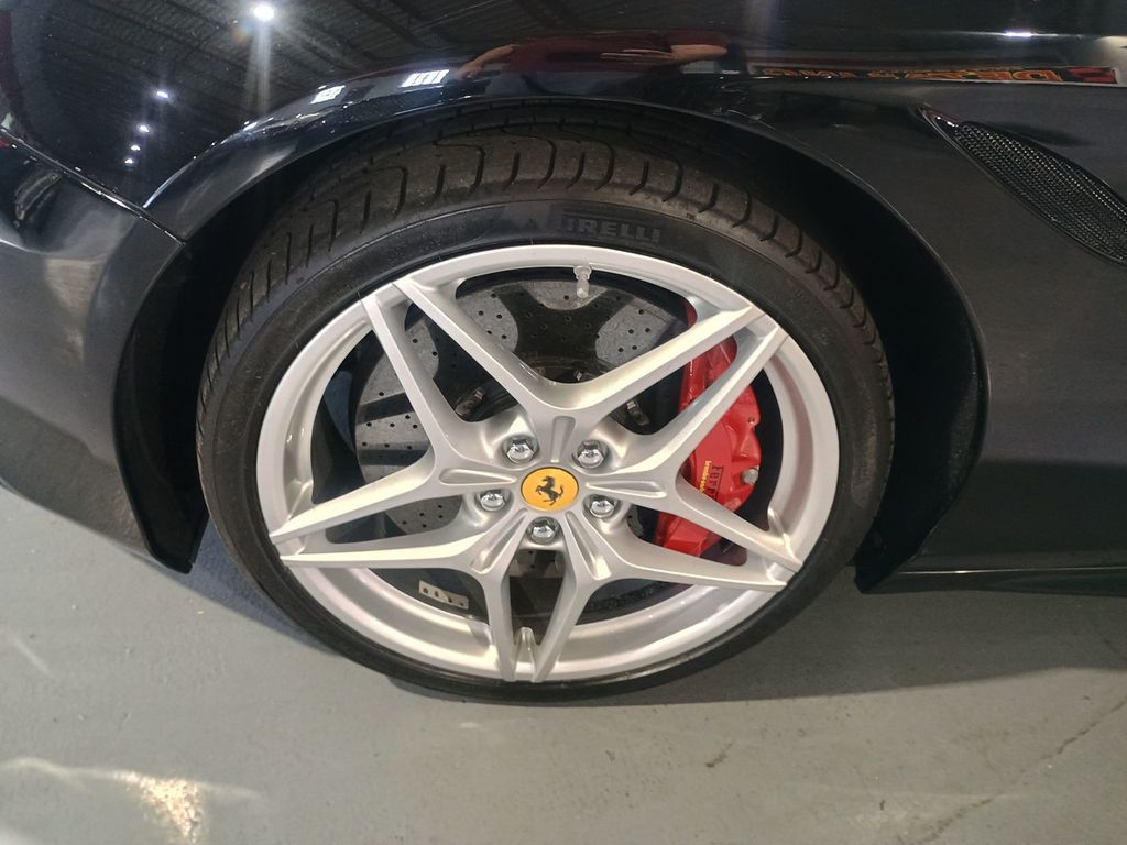 2018 Ferrari California T Convertible Clean Carfax - 22976702 - 54