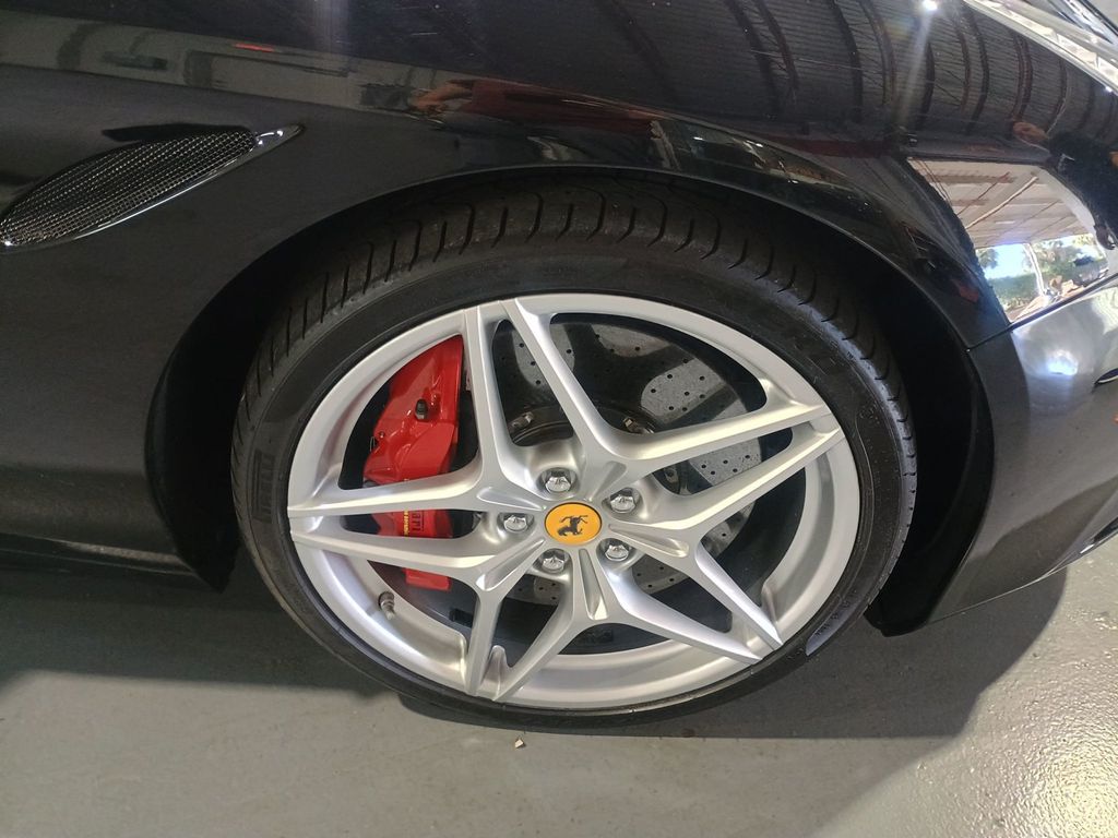 2018 Ferrari California T Convertible Clean Carfax - 22976702 - 57