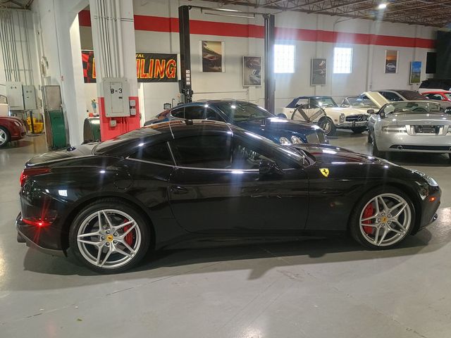 2018 Ferrari California T Convertible Clean Carfax - 22976702 - 7