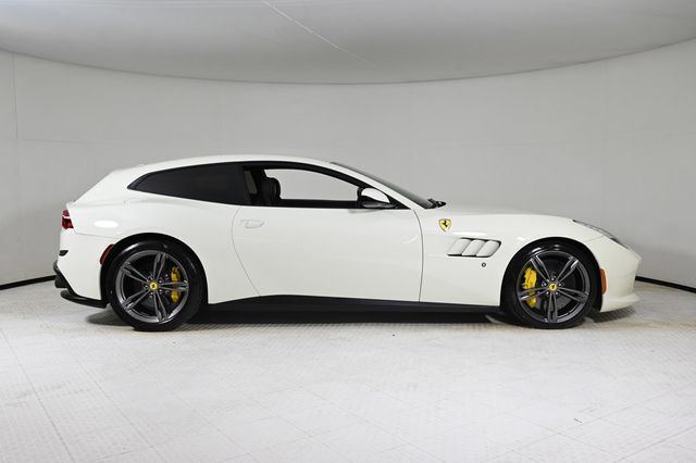 2018 Ferrari GTC4Lusso V12 - 22975426 - 9