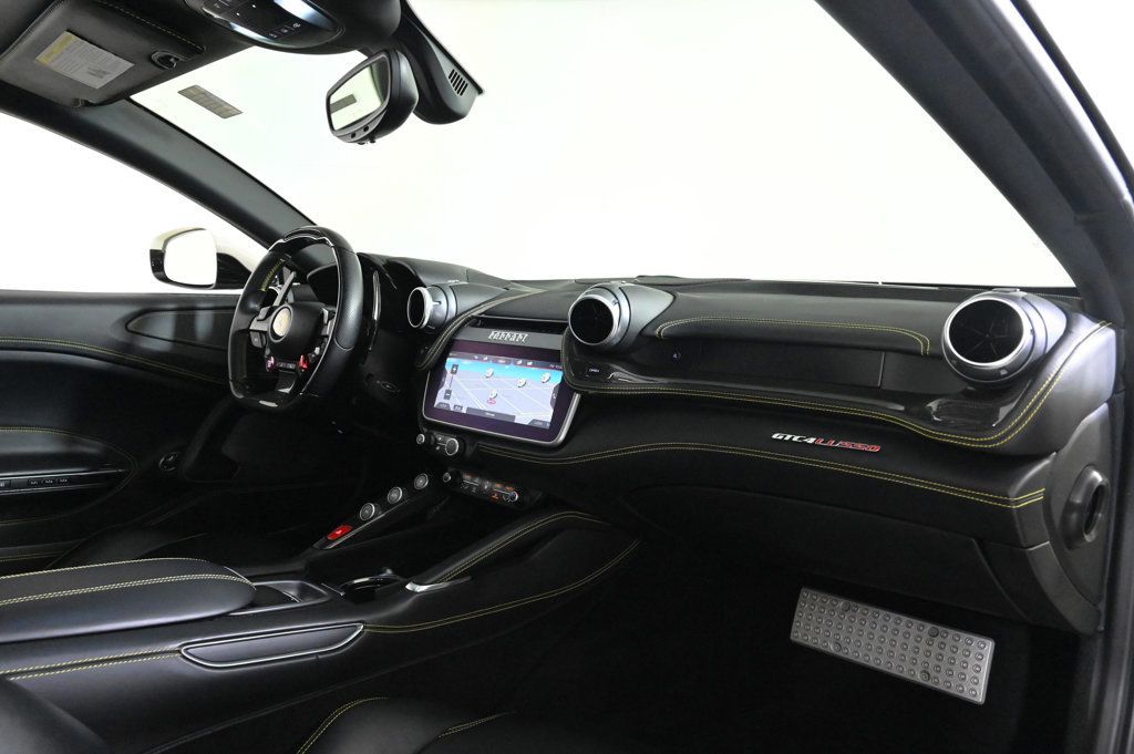 2018 Ferrari GTC4Lusso V12 - 22975426 - 16