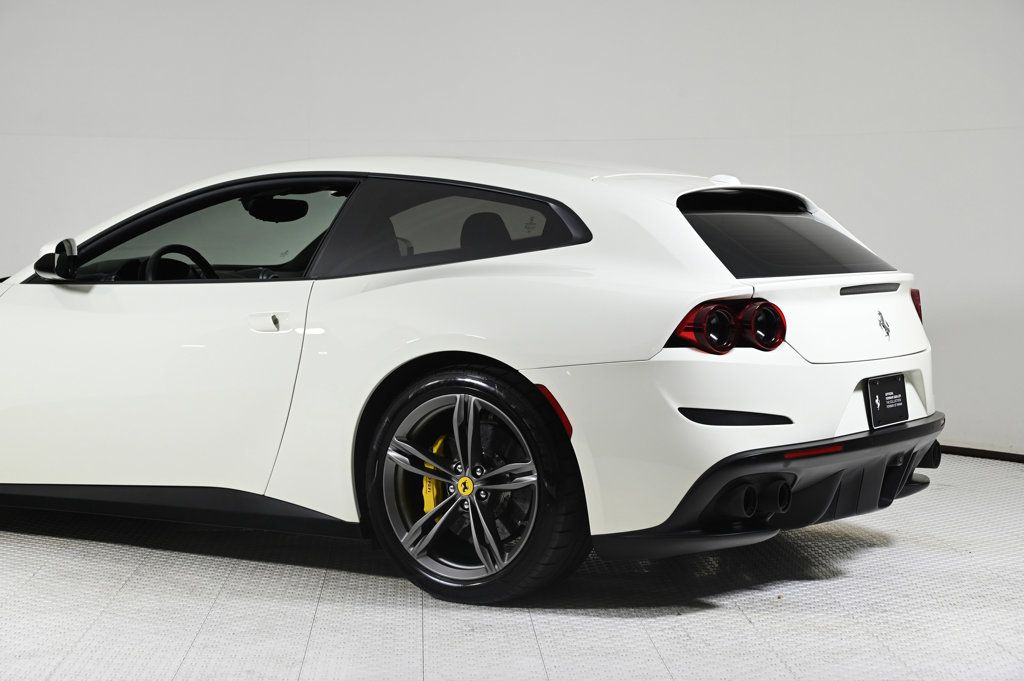 2018 Ferrari GTC4Lusso V12 - 22975426 - 23