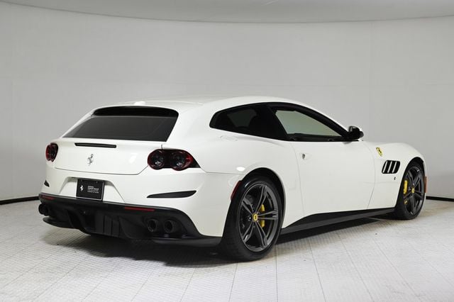 2018 Ferrari GTC4Lusso V12 - 22975426 - 8