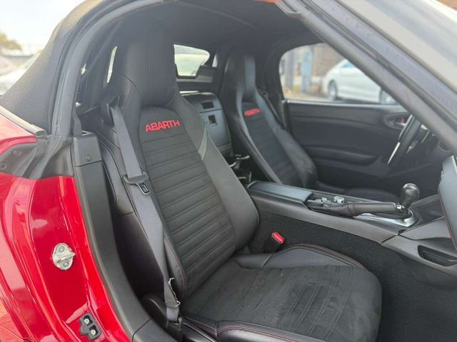 2018 FIAT 124 Spider Abarth Convertible - 22976182 - 8