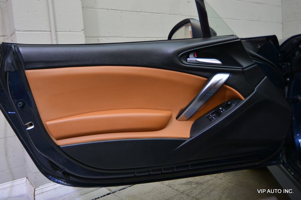 2018 FIAT 124 Spider Lusso Convertible - 23002710 - 12