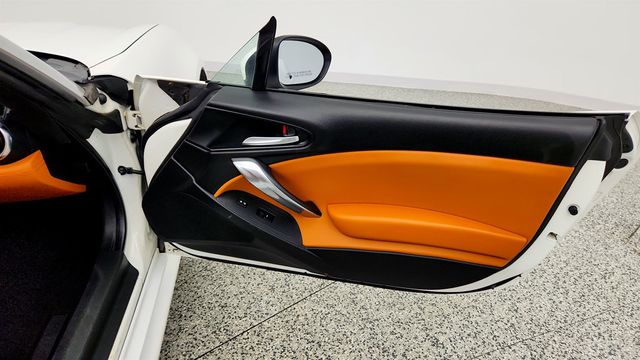 2018 FIAT 124 Spider Lusso Convertible w/ Navigation & Sound Group & Visibility Group - 23027061 - 24