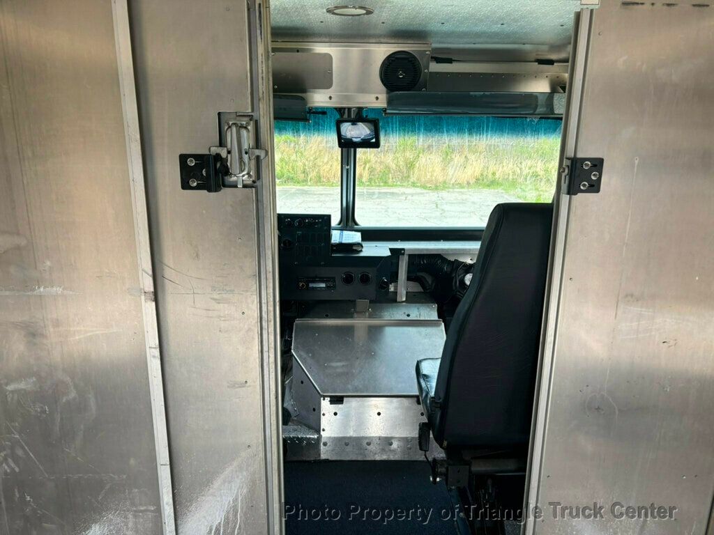 2018 Ford E350HD STEP VAN JUST 64k MILES! SUPER NICE TRUCK! FINANCE OR LEASE! - 23002301 - 13