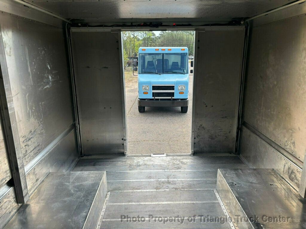 2018 Ford E350HD STEP VAN JUST 64k MILES! SUPER NICE TRUCK! FINANCE OR LEASE! - 23002301 - 15