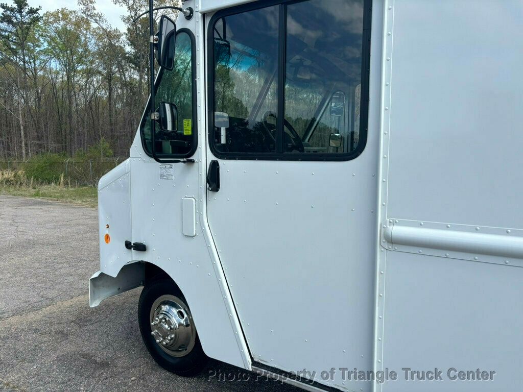 2018 Ford E350HD STEP VAN JUST 64k MILES! SUPER NICE TRUCK! FINANCE OR LEASE! - 23002301 - 19