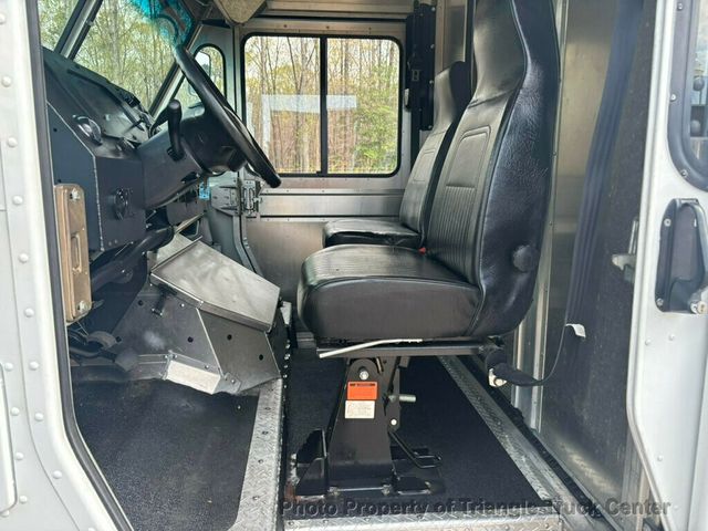 2018 Ford E350HD STEP VAN JUST 64k MILES! SUPER NICE TRUCK! FINANCE OR LEASE! - 23002301 - 21