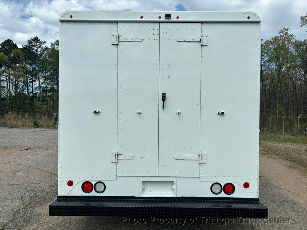 2018 Ford E350HD STEP VAN JUST 64k MILES! SUPER NICE TRUCK! FINANCE OR LEASE! - 23002301 - 3