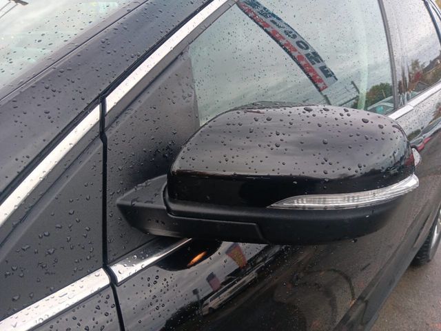 2018 Ford Edge SEL AWD - 22932565 - 15