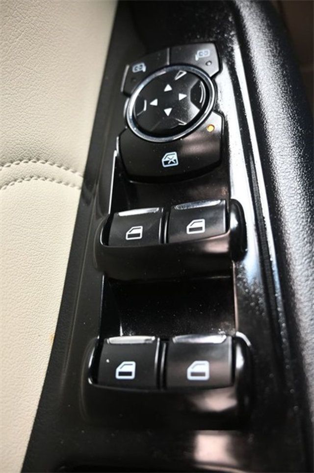 2018 Ford Edge Titanium FWD - 22974724 - 31