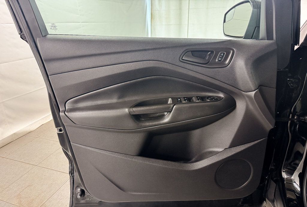2018 Ford Escape S - 23065409 - 13