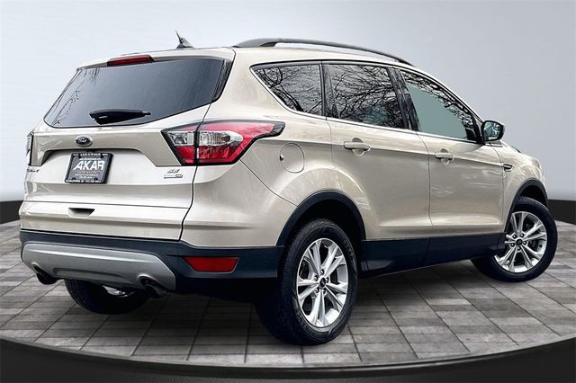 2018 Ford Escape SE 4WD - 22969410 - 4