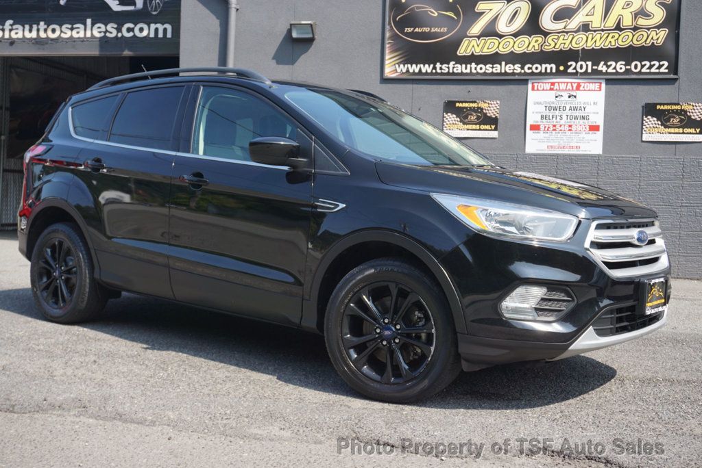 2018 Ford Escape SE 4WD PANORAMIC ROOF REAR CAMERA HEATED SEATS BLUETOOTH LOADED! - 22593057 - 0