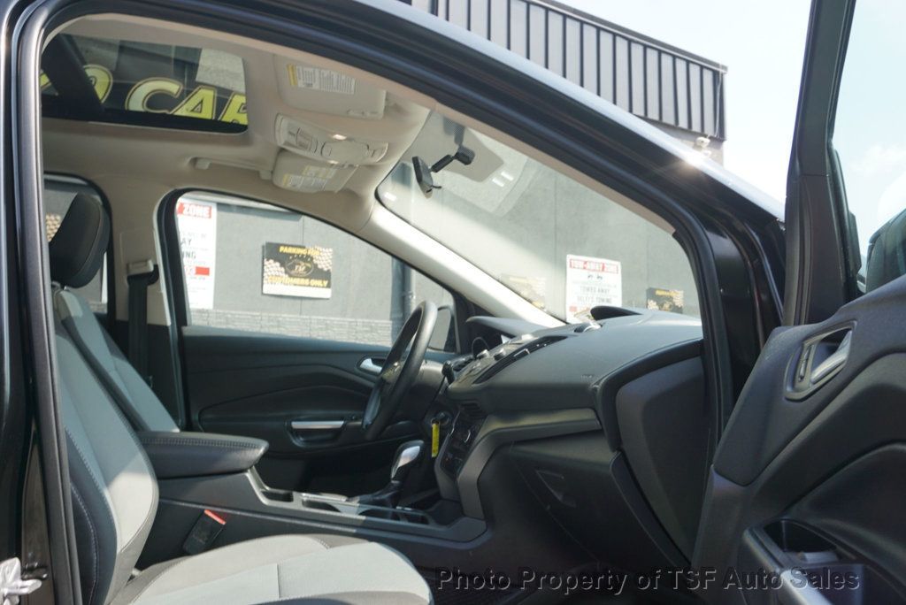 2018 Ford Escape SE 4WD PANORAMIC ROOF REAR CAMERA HEATED SEATS BLUETOOTH LOADED! - 22593057 - 10