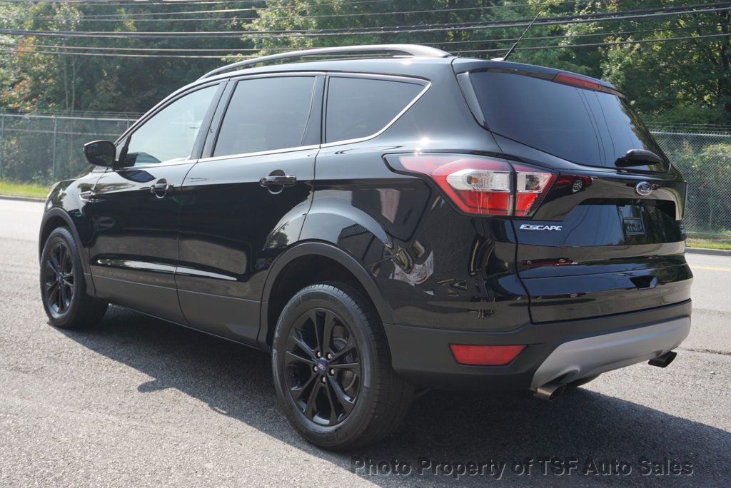 2018 Ford Escape SE 4WD PANORAMIC ROOF REAR CAMERA HEATED SEATS BLUETOOTH LOADED! - 22593057 - 4