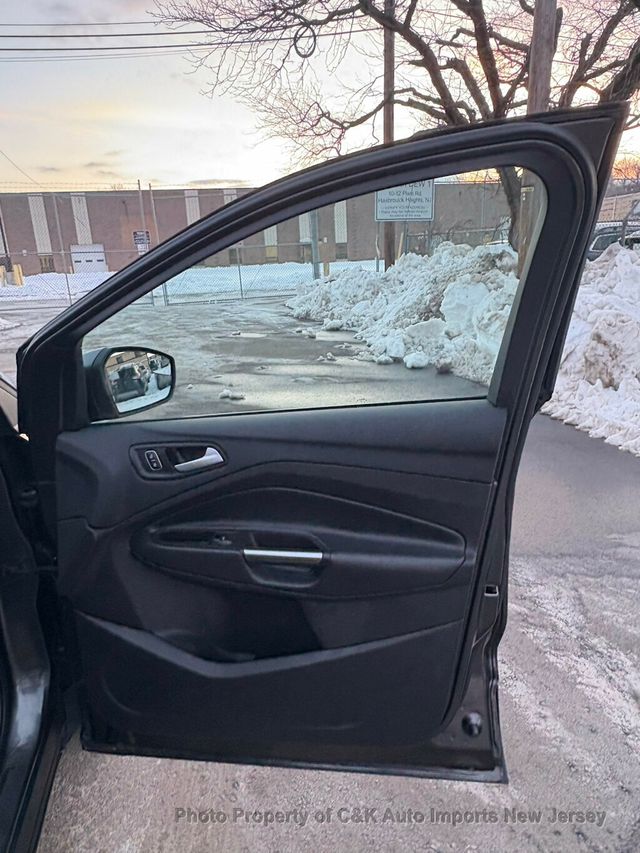 2018 Ford Escape SE 4WD,SYNC 3 PACKAGE - 22975820 - 19