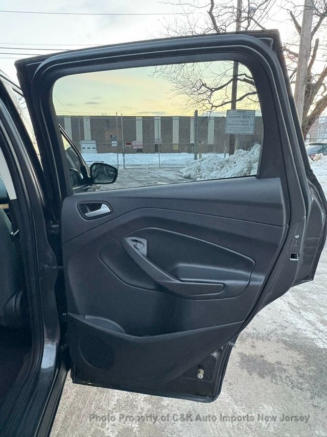 2018 Ford Escape SE 4WD,SYNC 3 PACKAGE - 22975820 - 23