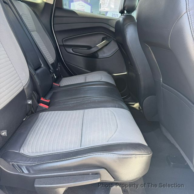 2018 Ford Escape SE 4WD W/SE SPORT APPEARANCE PACKAGE & 19" WHEELS - 23017544 - 39