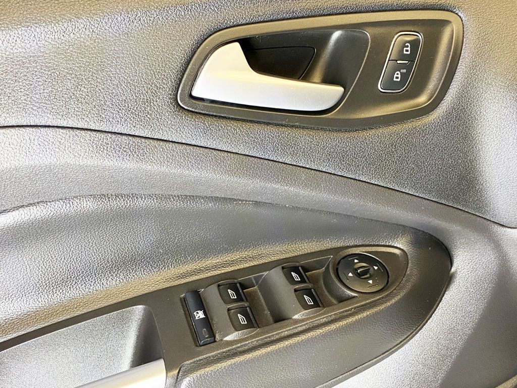 2018 Ford Escape SE FWD - 22922802 - 16