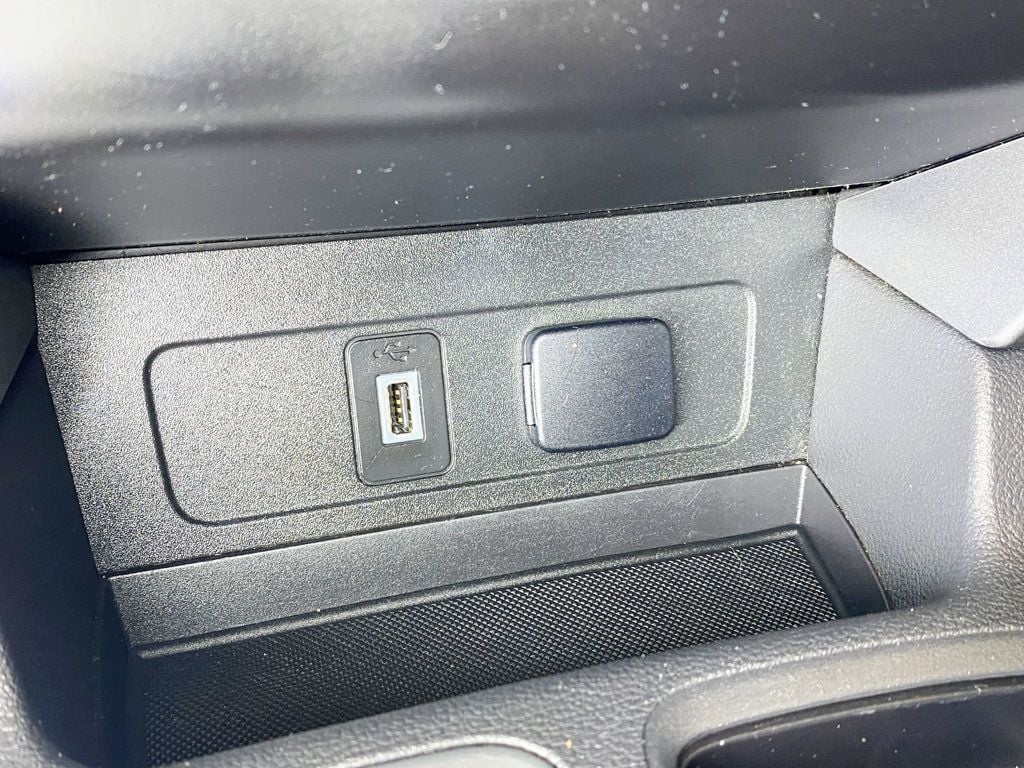 2018 Ford Escape SE FWD - 22922802 - 31