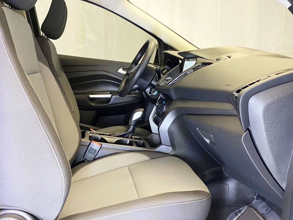 2018 Ford Escape SE FWD - 22922802 - 37