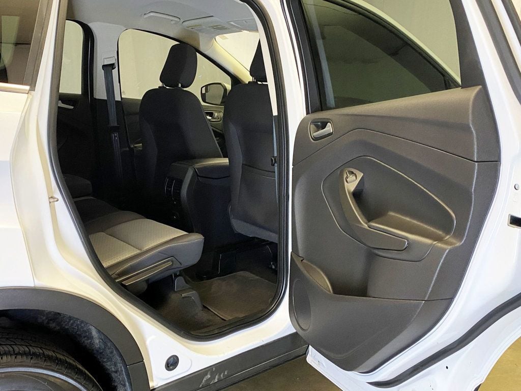 2018 Ford Escape SE FWD - 22922802 - 40