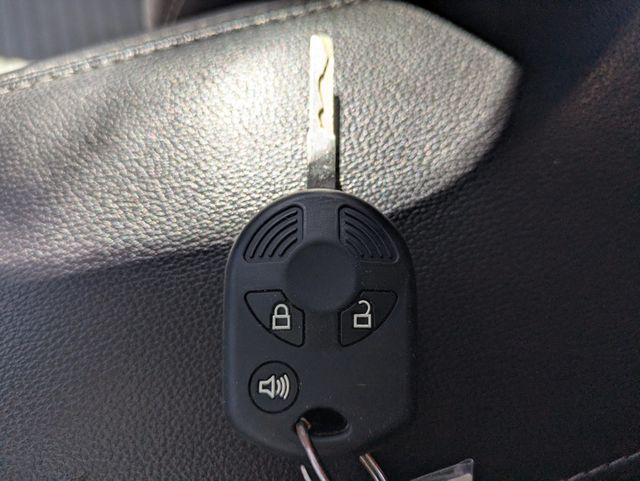 2018 Ford Escape SE FWD - 22983463 - 28