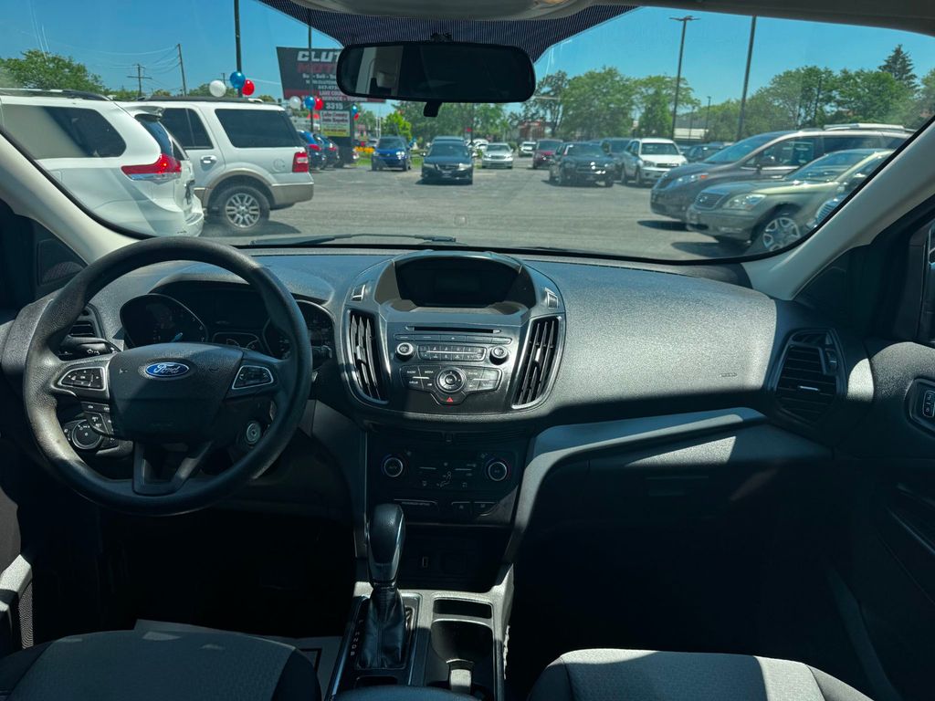 2018 Ford Escape SE FWD - 23036022 - 19