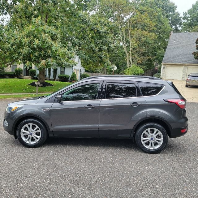 2018 Ford Escape SE FWD - 22608969 - 1