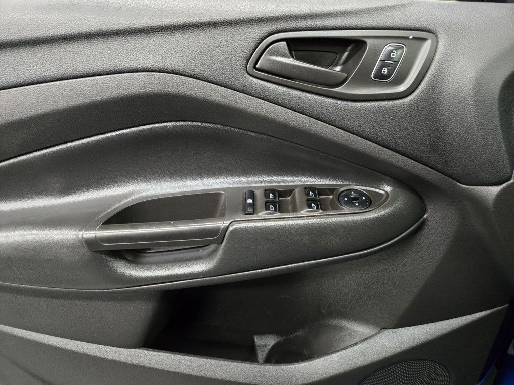 2018 Ford Escape S FWD - 22929306 - 13