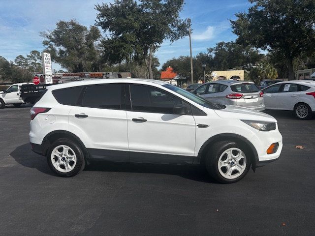 2018 Ford Escape S FWD - 22972421 - 10