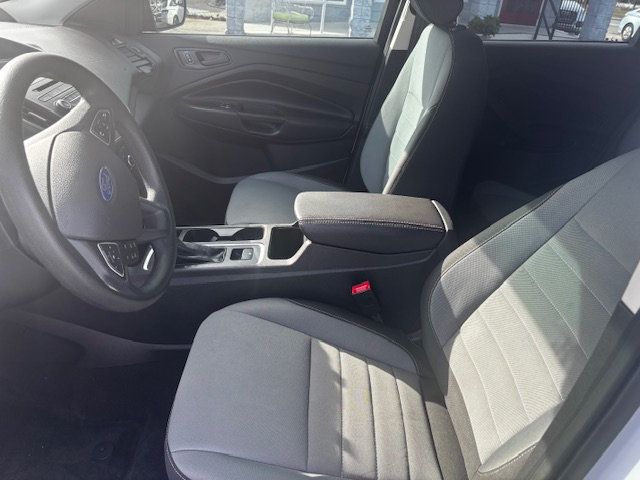 2018 Ford Escape S FWD - 22972421 - 2