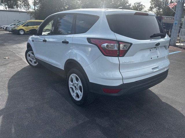 2018 Ford Escape S FWD - 22972421 - 3